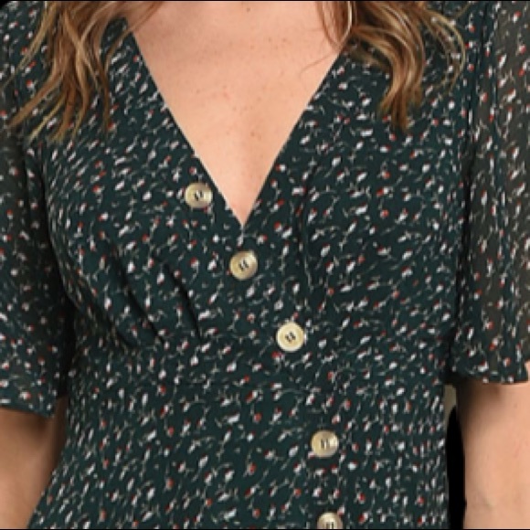 Closet clear 🚨 V-neck high low maxi dress - Picture 3 of 3